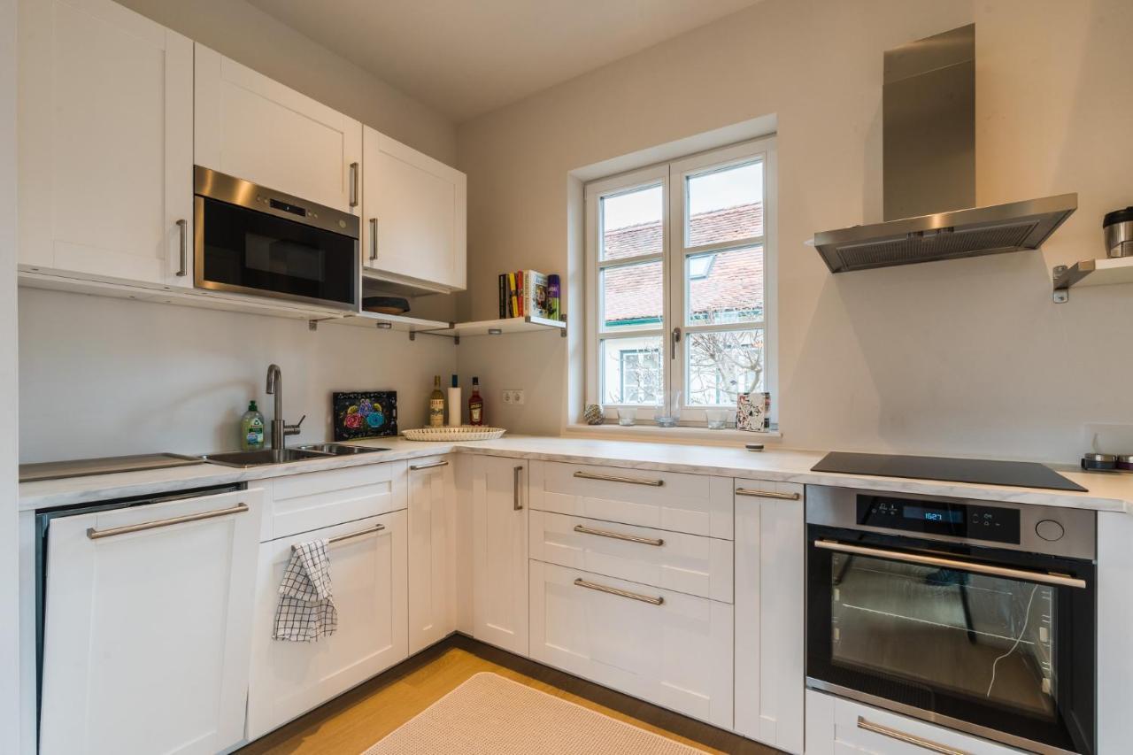 Appartement HIMMEL&Höllerl Fuerstenfeld Buitenkant foto